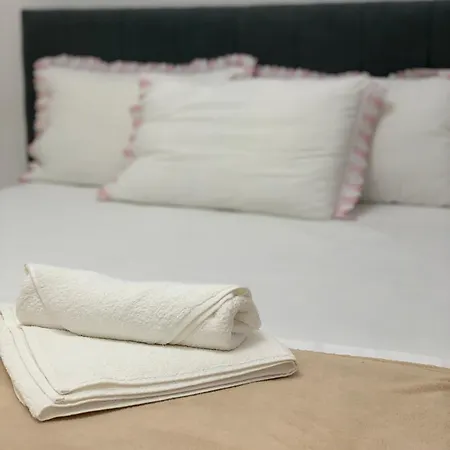 Center Apartment *